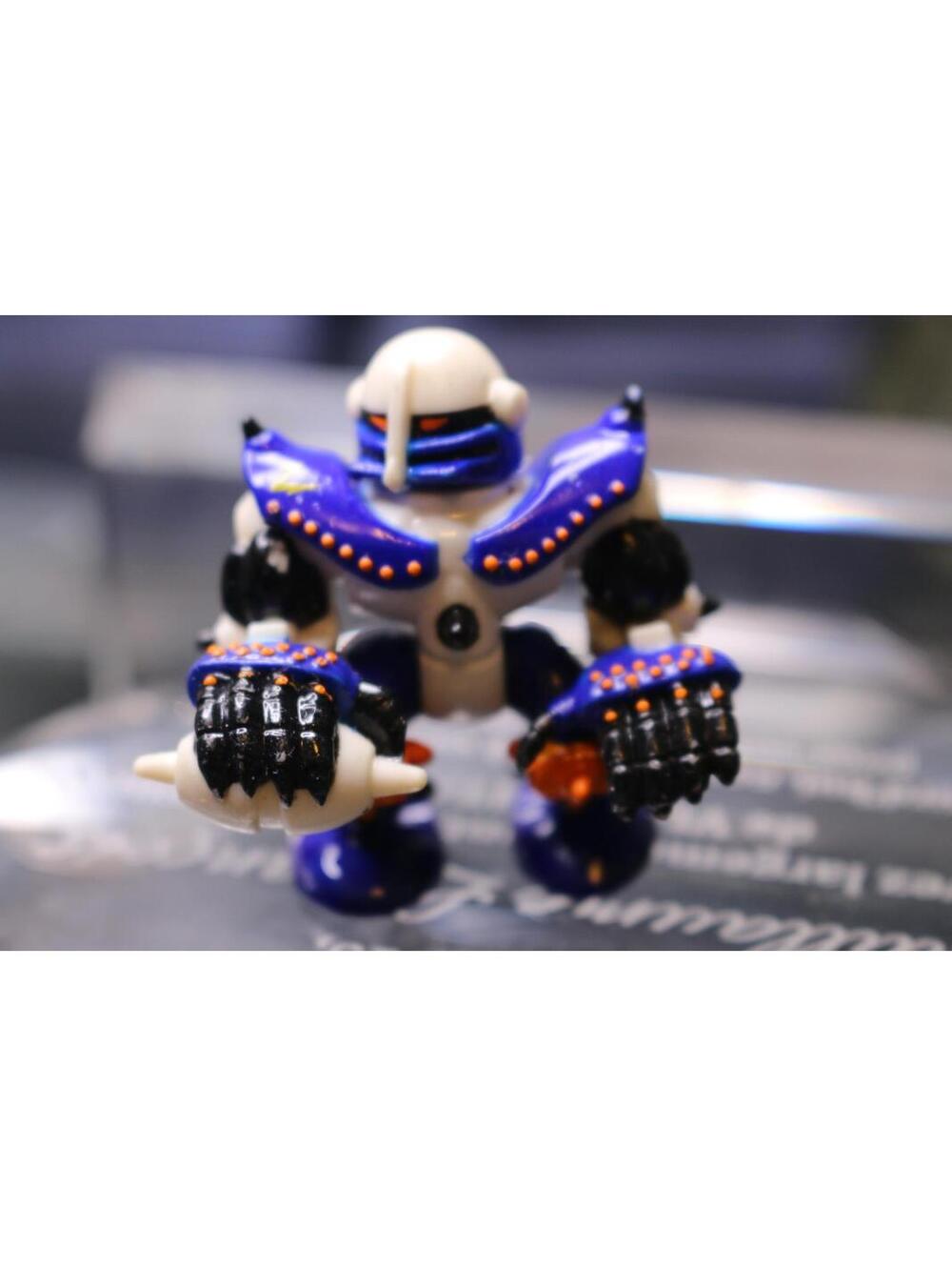 Z BOTS -BOTA GALOOB GIG MICRO ROBOT 5 MICRO MACHINES
